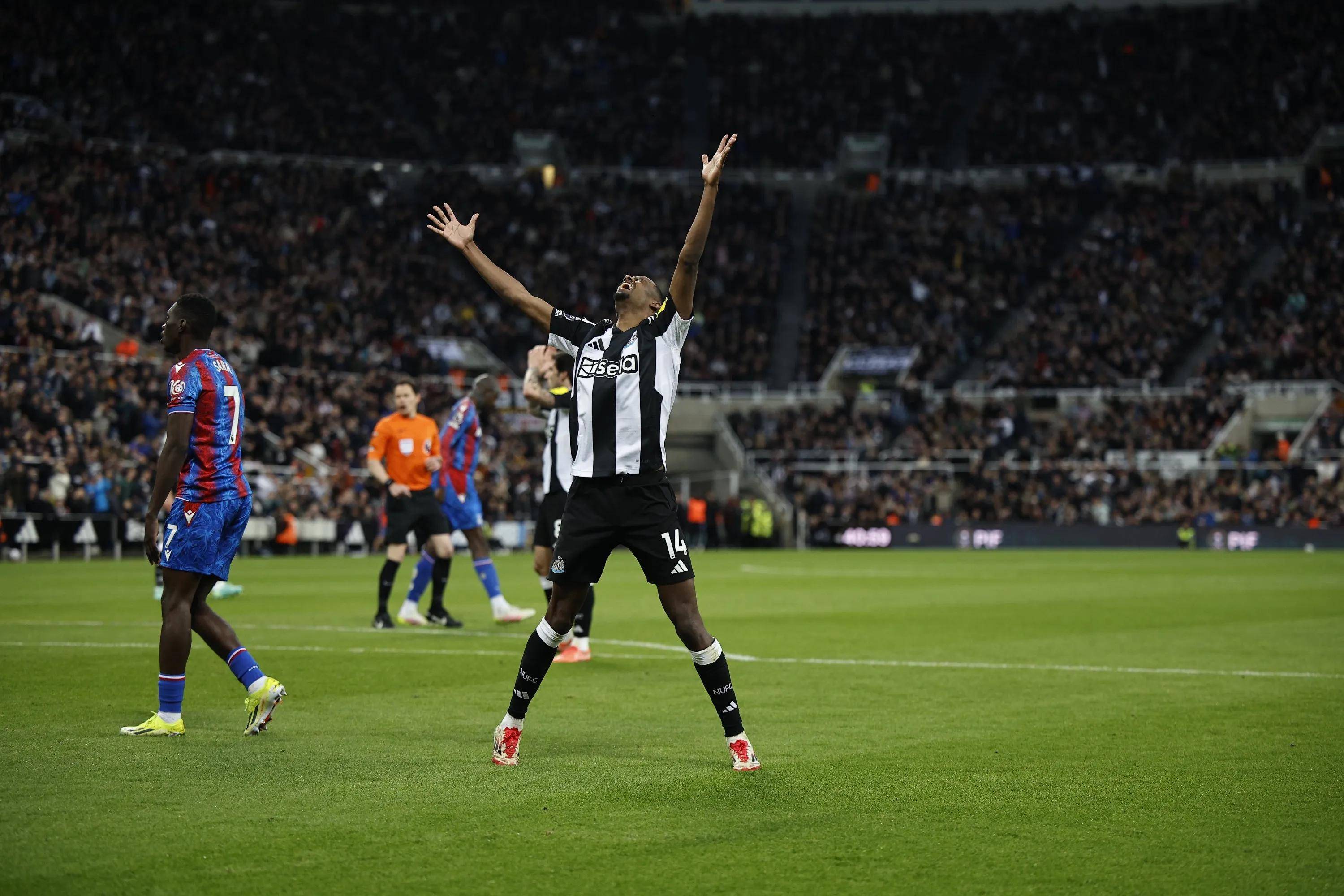 德布劳内重要时刻表现优异，中国队带队取胜！全场沸腾不已的简单介绍