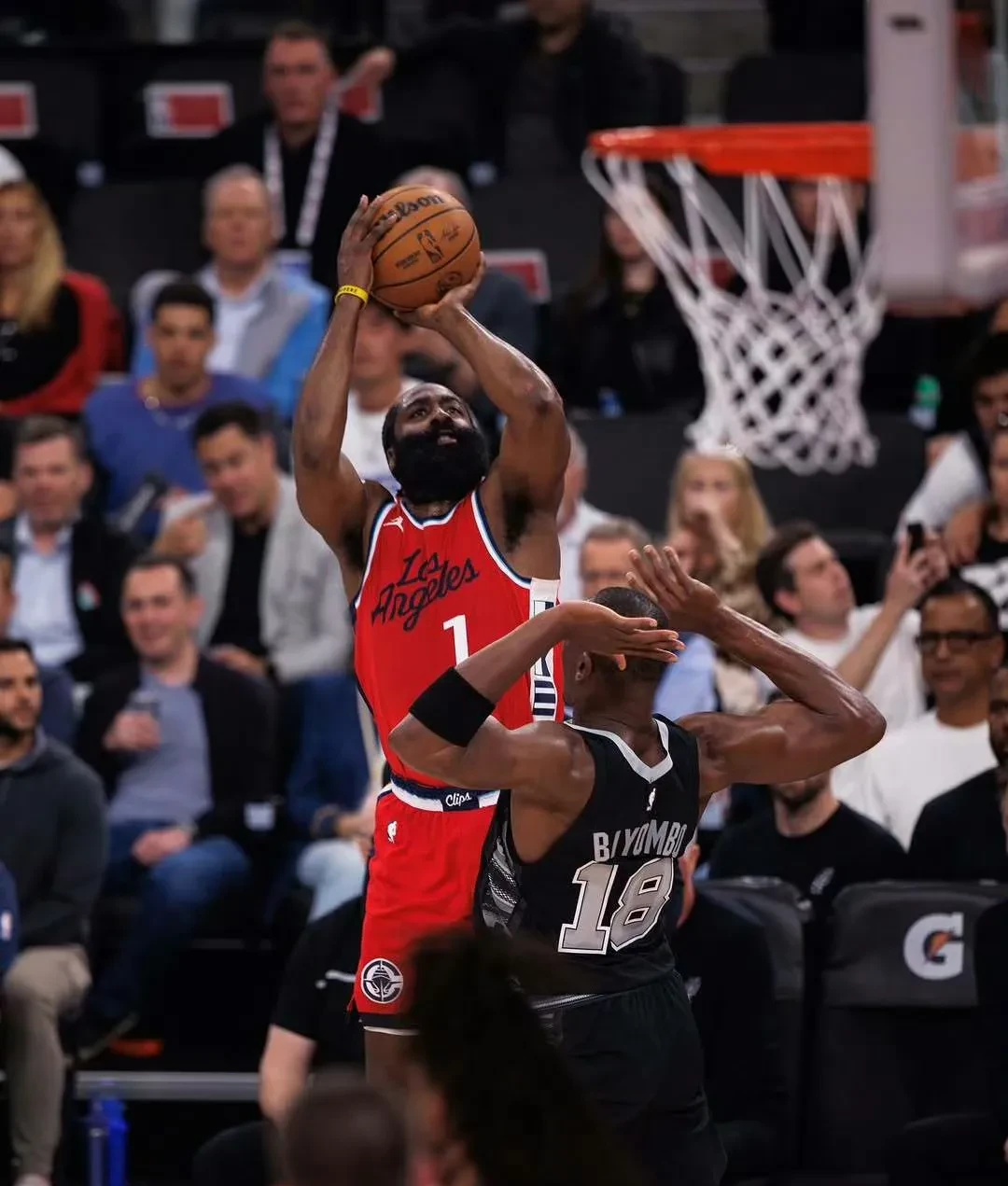 包含冲刺阶段萨克拉门托国王调整名单以备NBA季后赛；强势反弹环节打磨；管理层满意；细节决定成败的词条