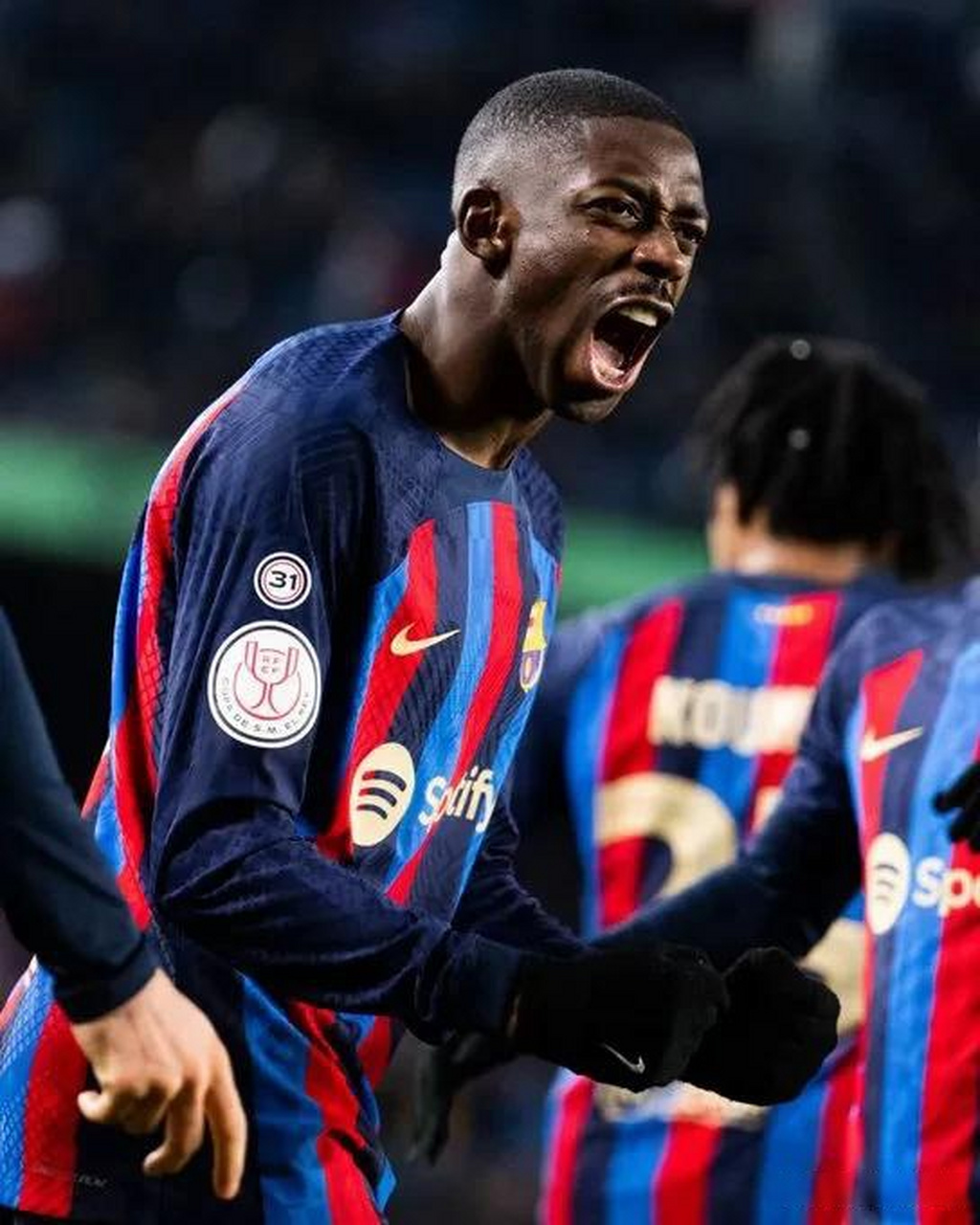 曼联训练开放日；赛前更衣室发声引欢呼；国王杯在即；团队化学反应显著的简单介绍