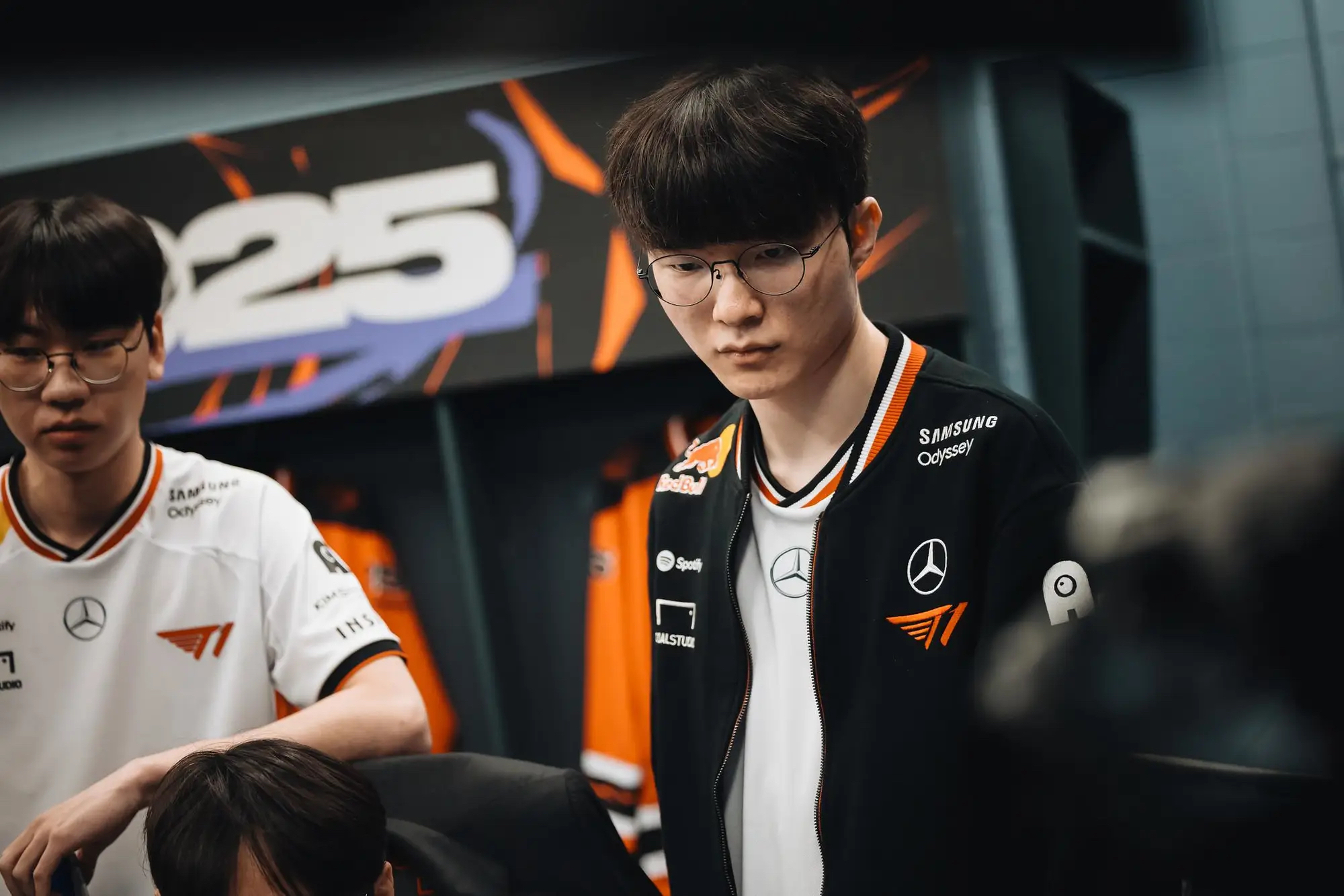 Faker在FPX比赛中回归赛场，势不可挡引发热议！的简单介绍