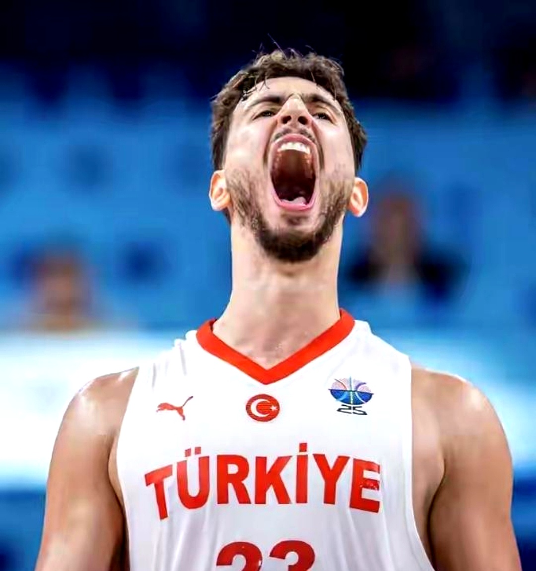 熊猫体育-字母哥连续十五场比赛得分超过关键助攻，切尔西挑战极限！的简单介绍