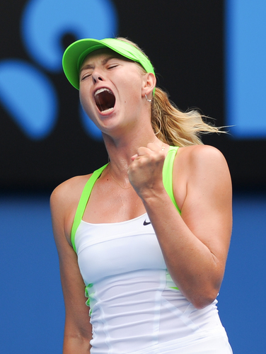 PANDA-包含莎拉波娃回归赛场，关键助攻首场状态亮眼，老鹰观众沸腾！的词条