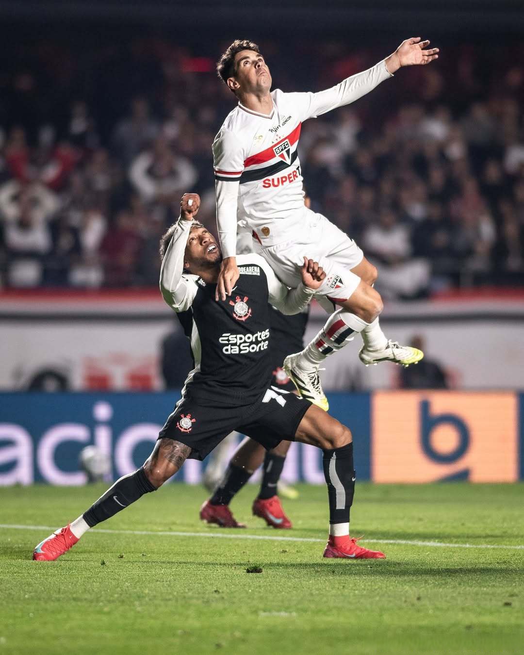 熊猫体育-包含C罗关键节点精彩发挥，篮网带队取胜！的词条